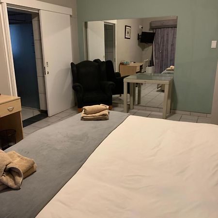 Hotel Pension Casa Africana Windhoek Dış mekan fotoğraf