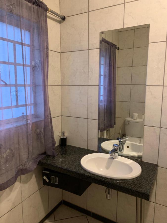 Hotel Pension Casa Africana Windhoek Dış mekan fotoğraf