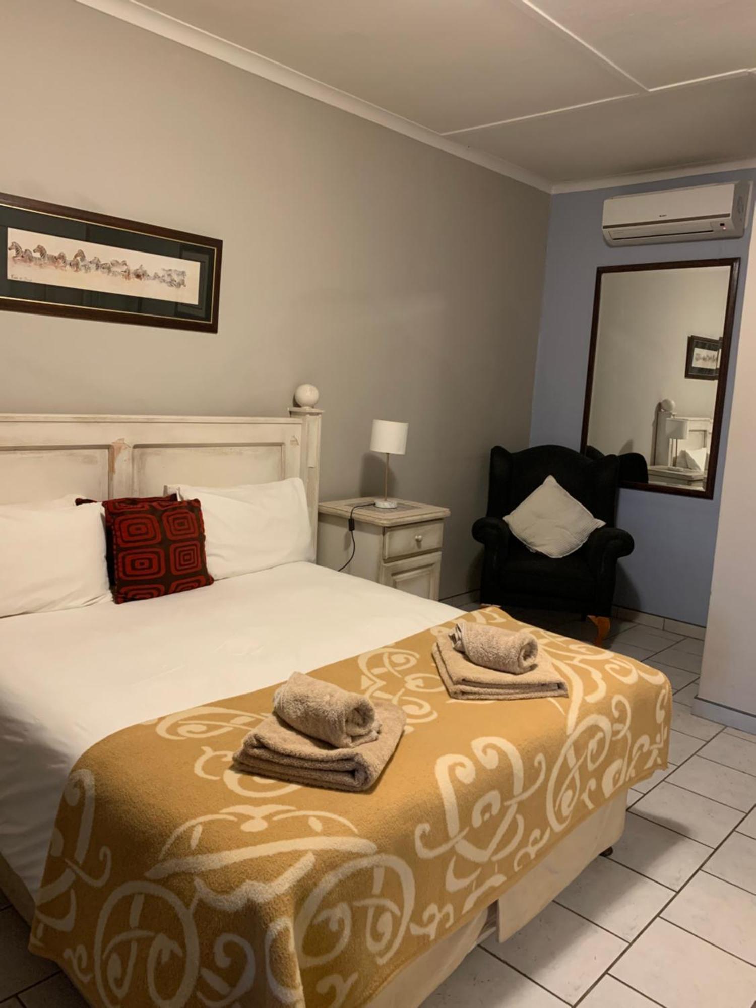 Hotel Pension Casa Africana Windhoek Dış mekan fotoğraf