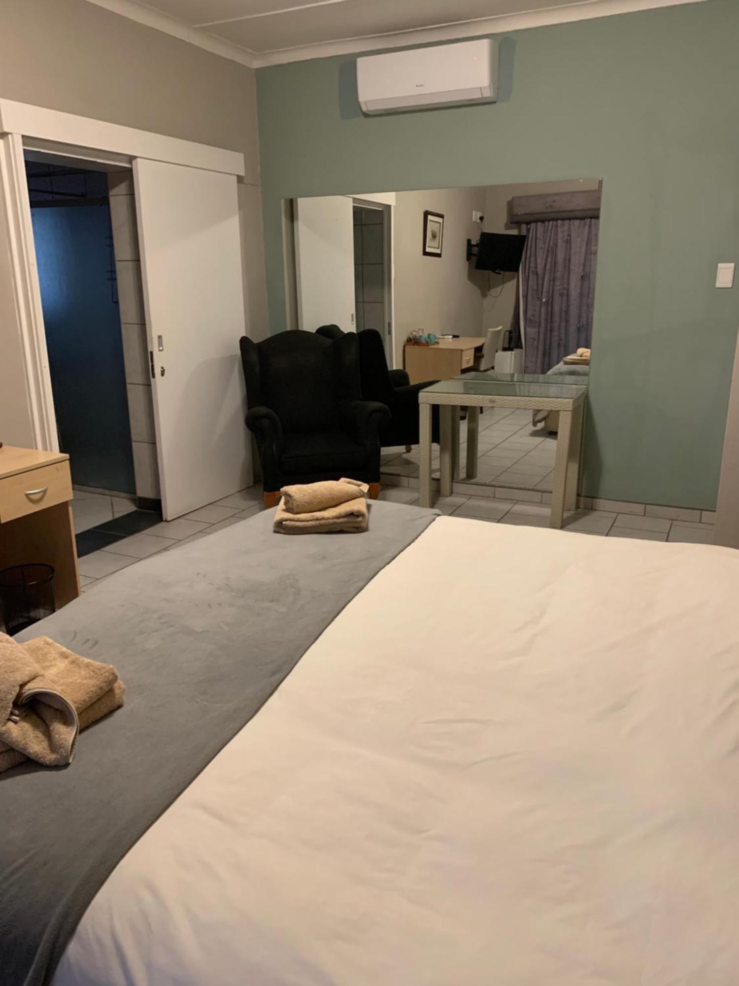 Hotel Pension Casa Africana Windhoek Dış mekan fotoğraf